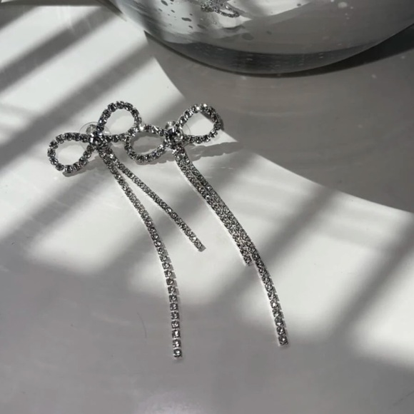 Bow rhinestone earrings - Picture 2 of 2